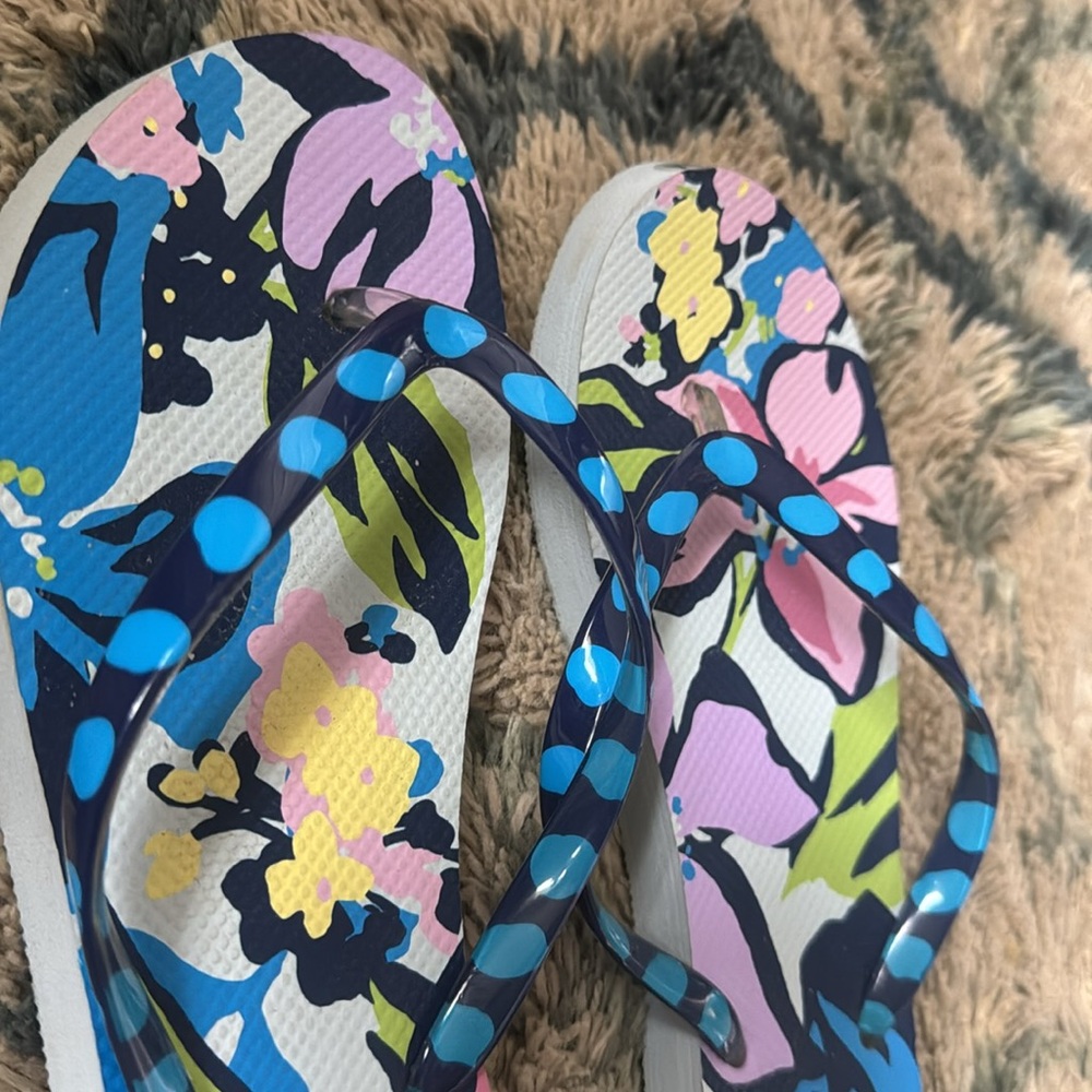 Vera Bradley flip flops - Picture 2 of 3